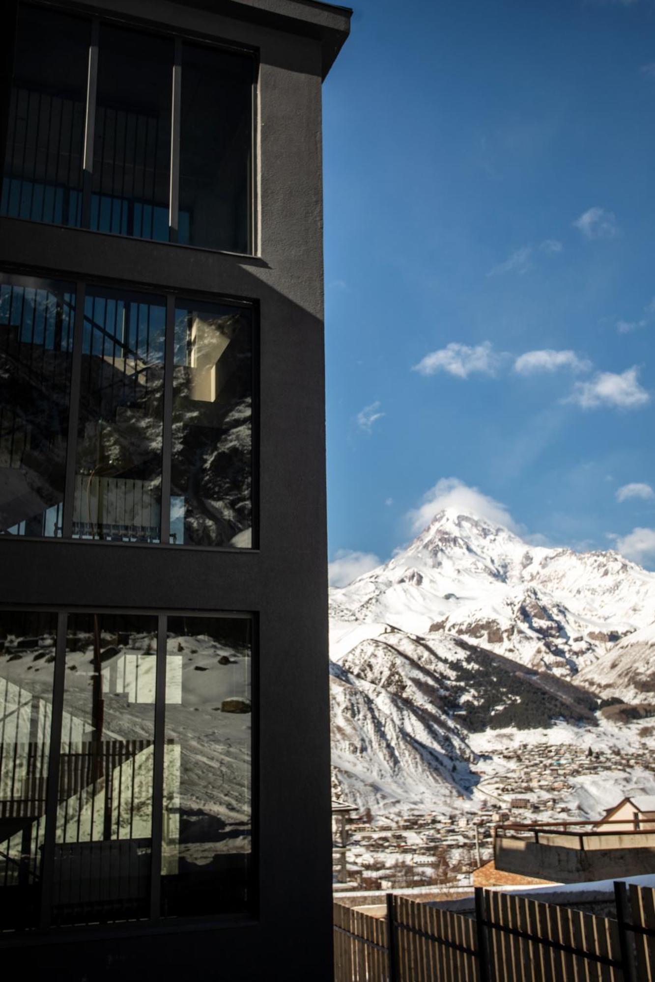 Kazbegi Hotel Grand View エクステリア 写真
