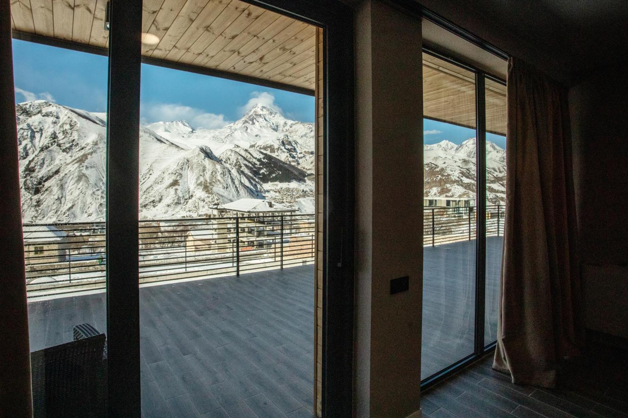 Kazbegi Hotel Grand View エクステリア 写真