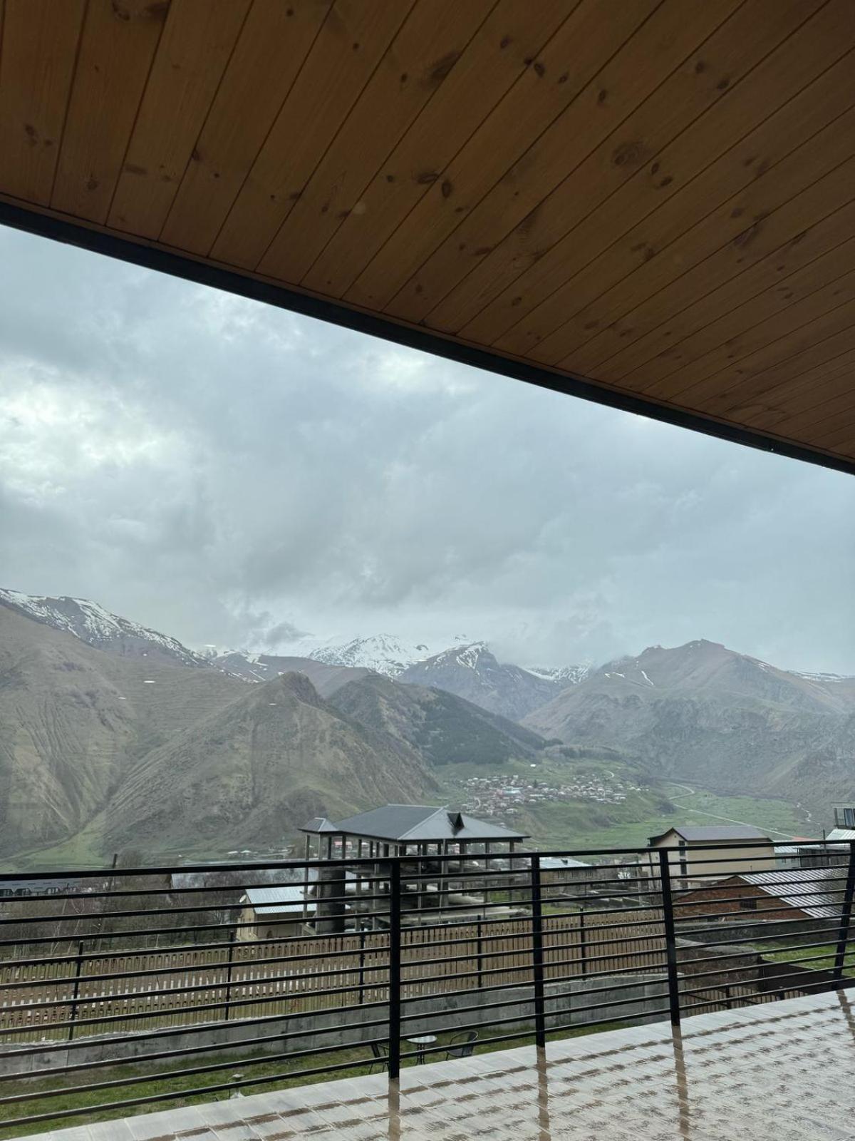 Kazbegi Hotel Grand View エクステリア 写真