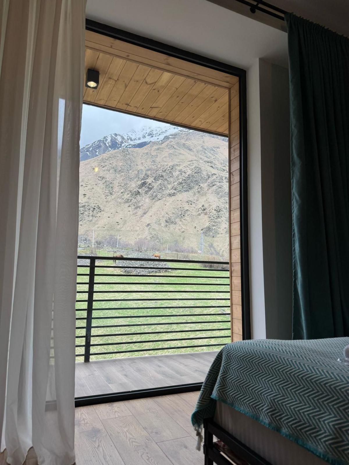 Kazbegi Hotel Grand View エクステリア 写真
