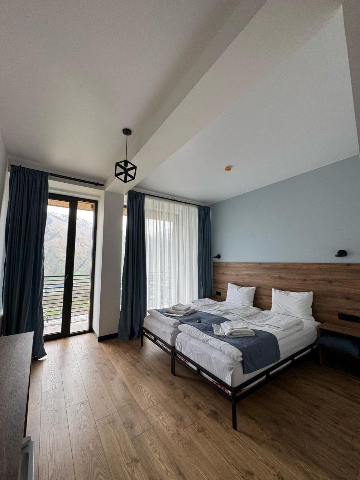Kazbegi Hotel Grand View エクステリア 写真